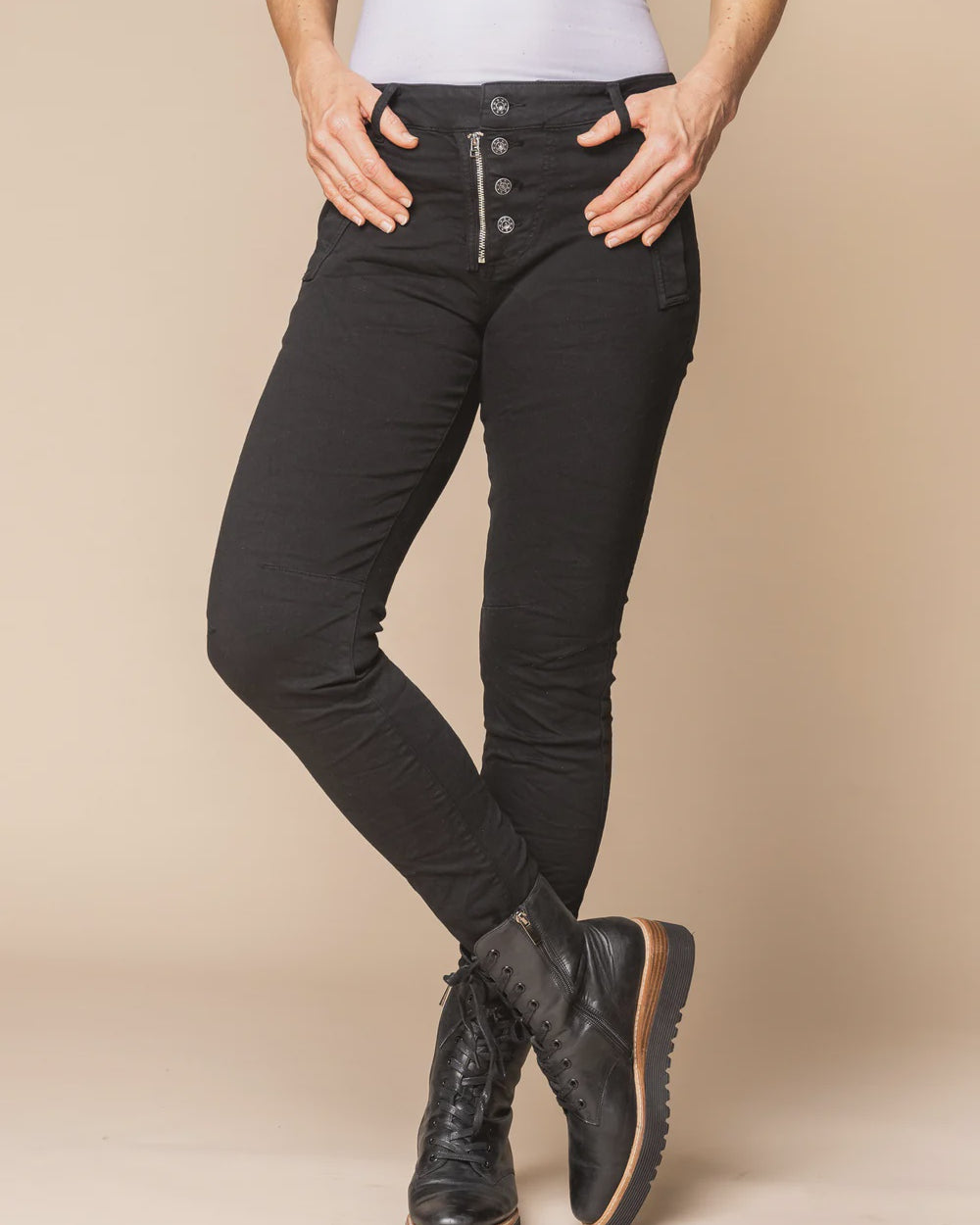 Nessie Pants in Black - Global Free Style