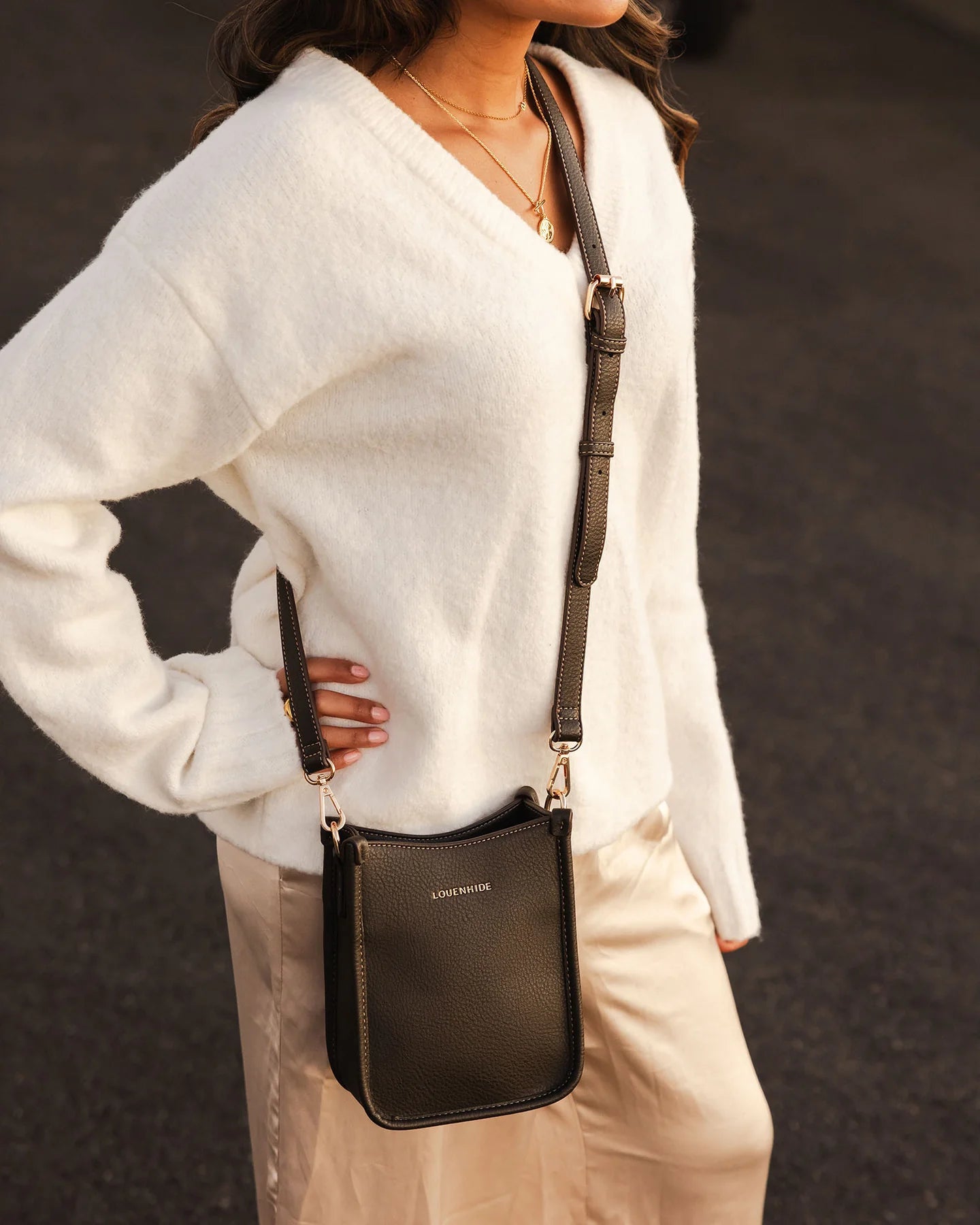 Parker Phone Crossbody Bag Chocolate Bags and Purses Louenhide