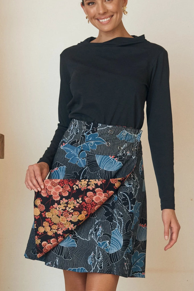 Jaya Reversible Skirt Autumn Blossom & Lotus Navy - Global Free Style