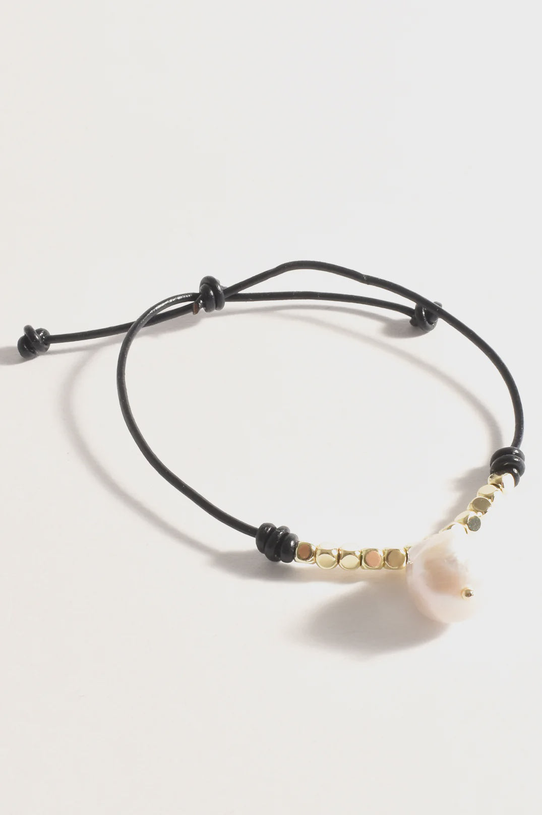 Pearl Drop Adjustable Bracelet Black/Cream - Global Free Style