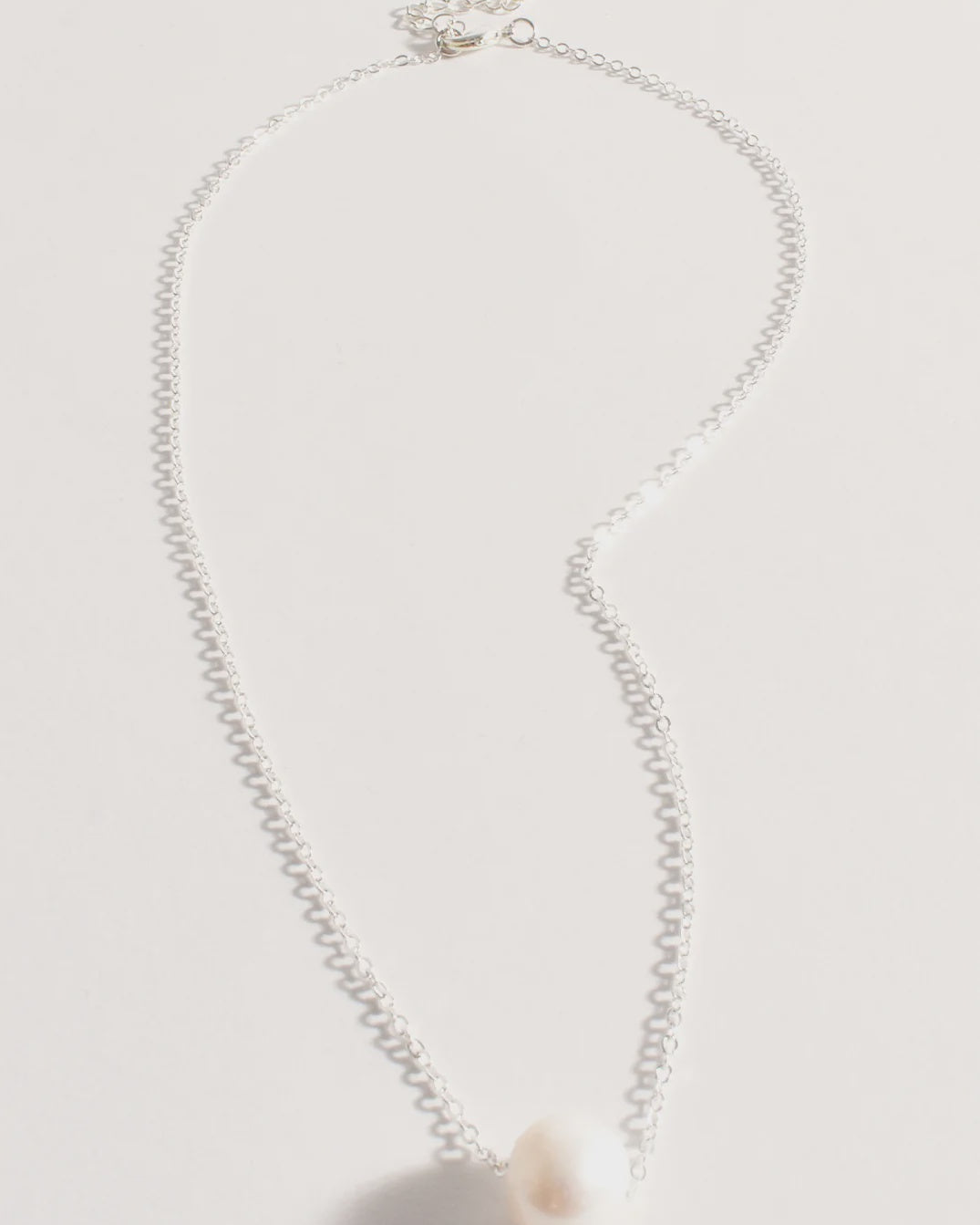 Pearl Centre Fine Short Chain Necklace Silver/Cream - Global Free Style