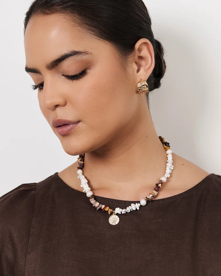 Sun Charm Stone Chip Pearl Necklace Choc/White Necklaces Adorne