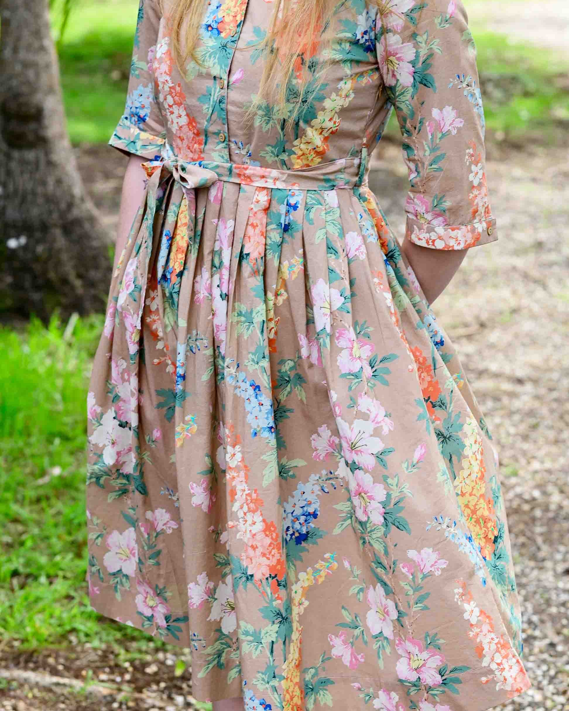 Gianna Dress in Flora Dresses Lazybones