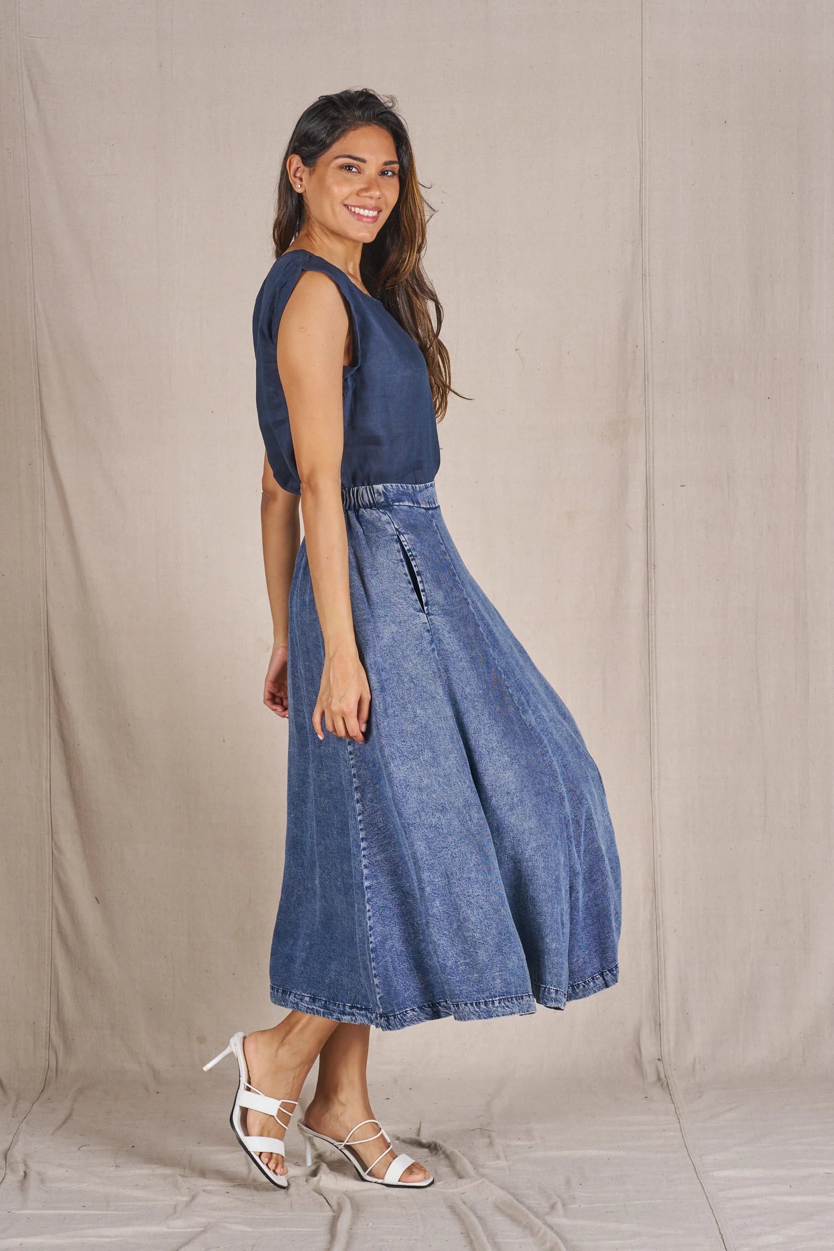 Amelia Top Linen Navy Tops Valeria Label