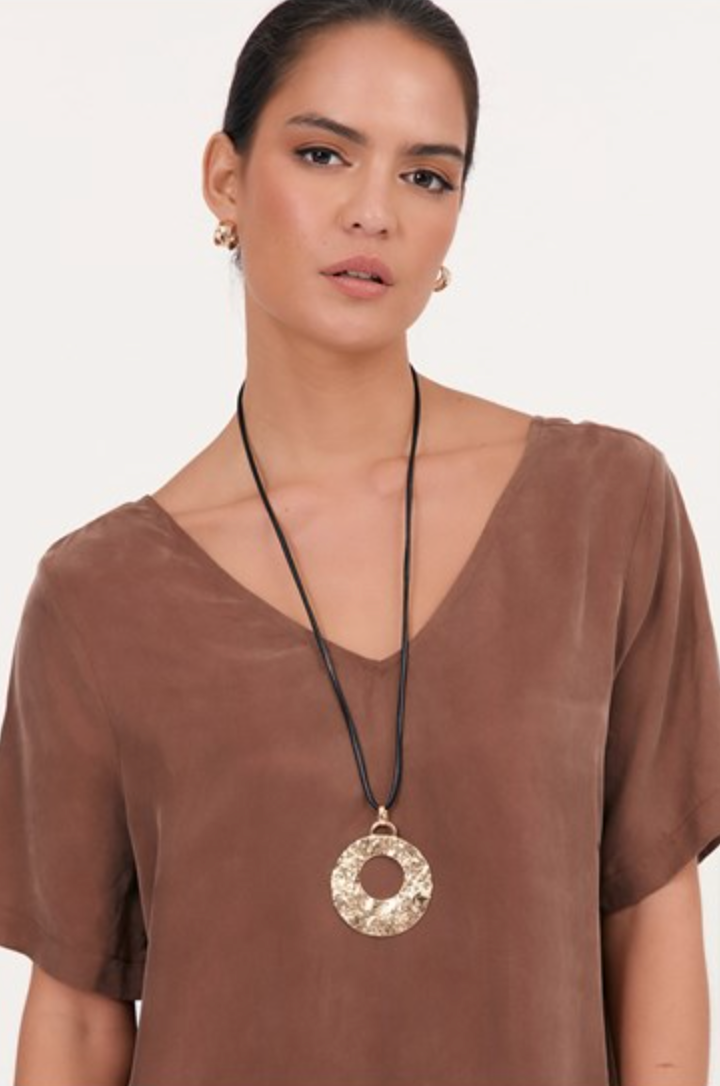 Textured Metal Adjustable Pendant Necklace (Silver) Black/Silver Necklaces Adorne