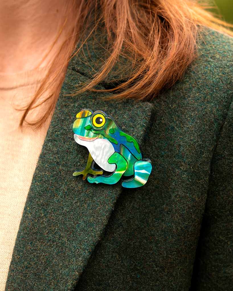 Iris Frog Brooch Green Brooches Urban