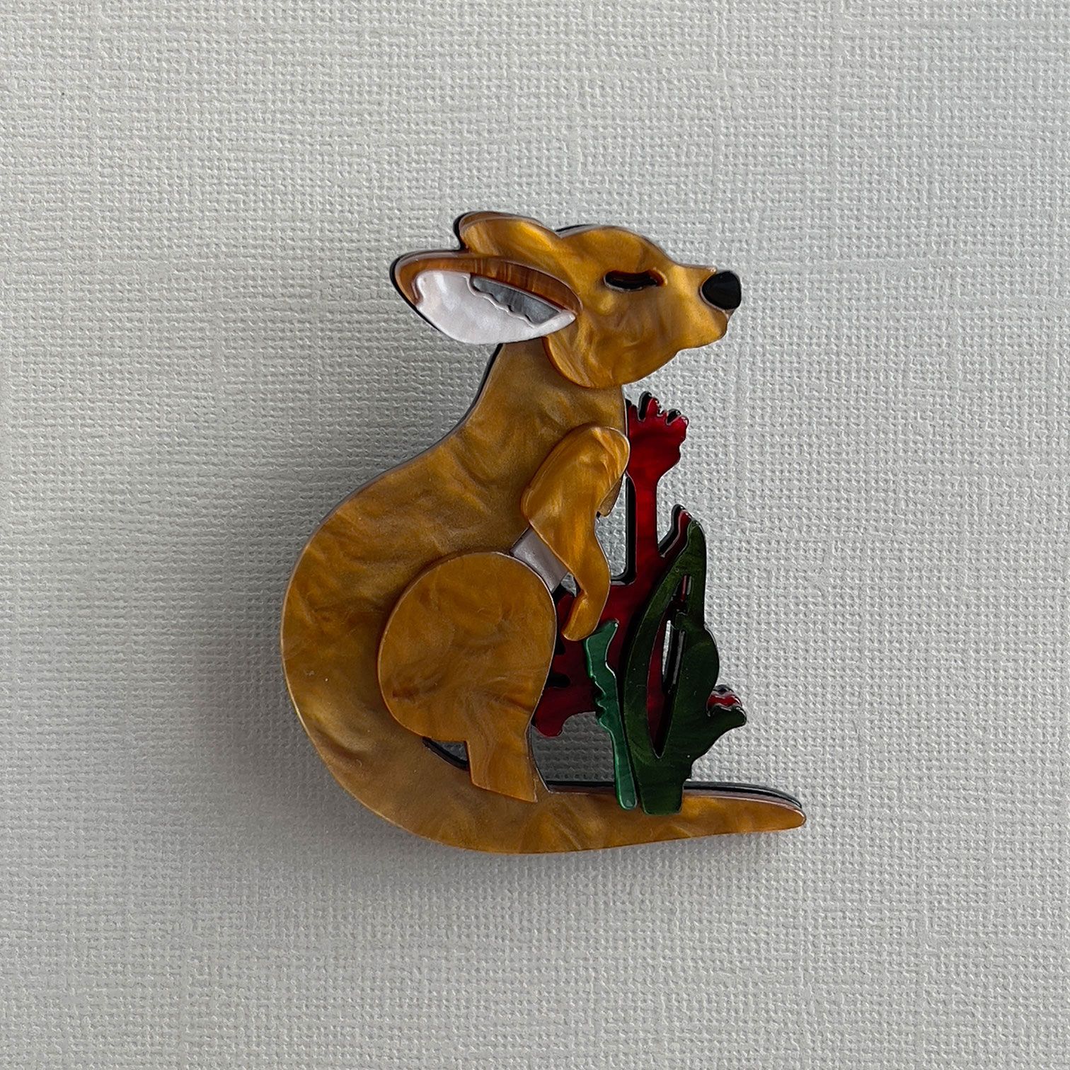 Iris Kangaroo Brooch Brown - Global Free Style