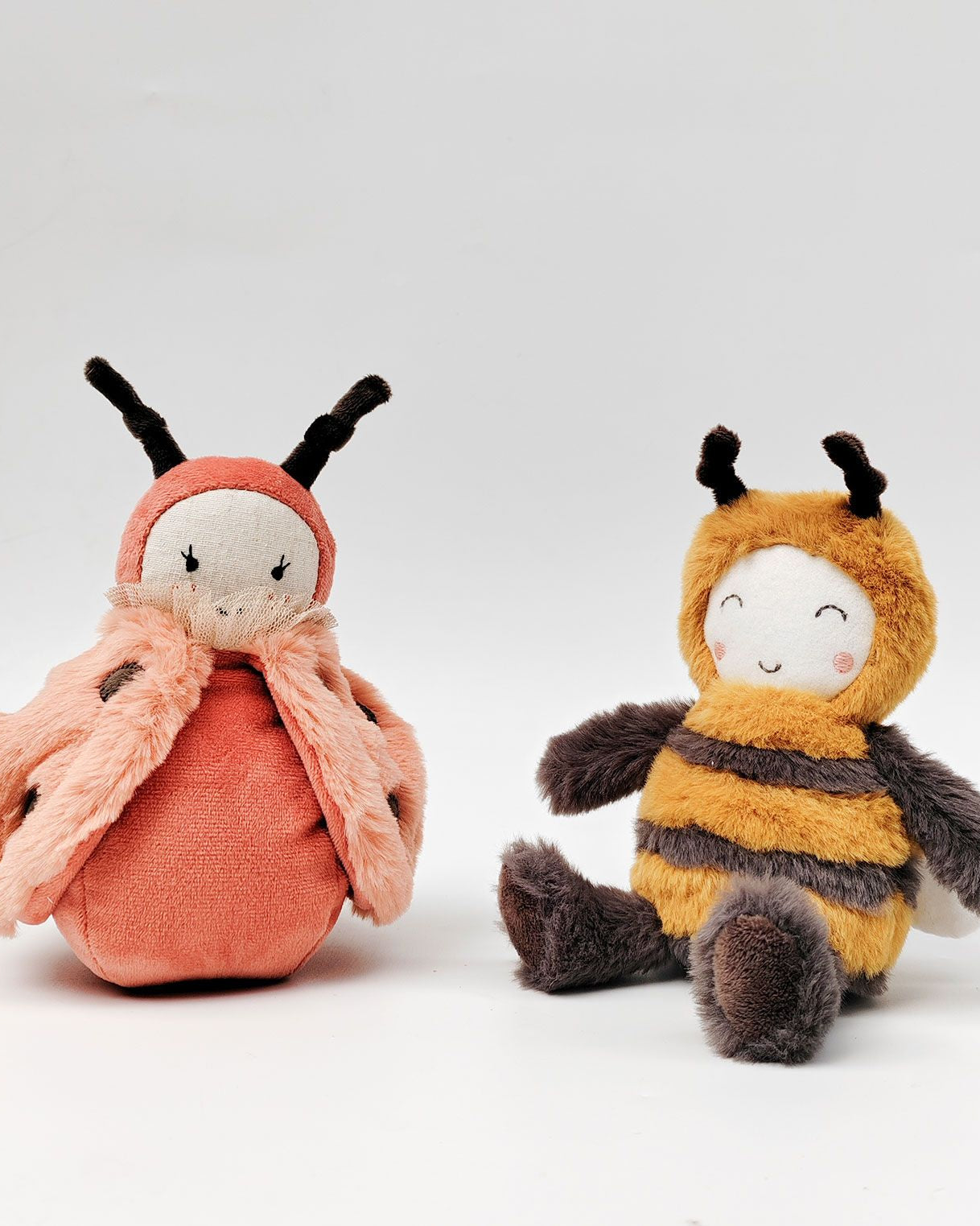 Bee Soft Toy Black and Yellow 18cm - Global Free Style
