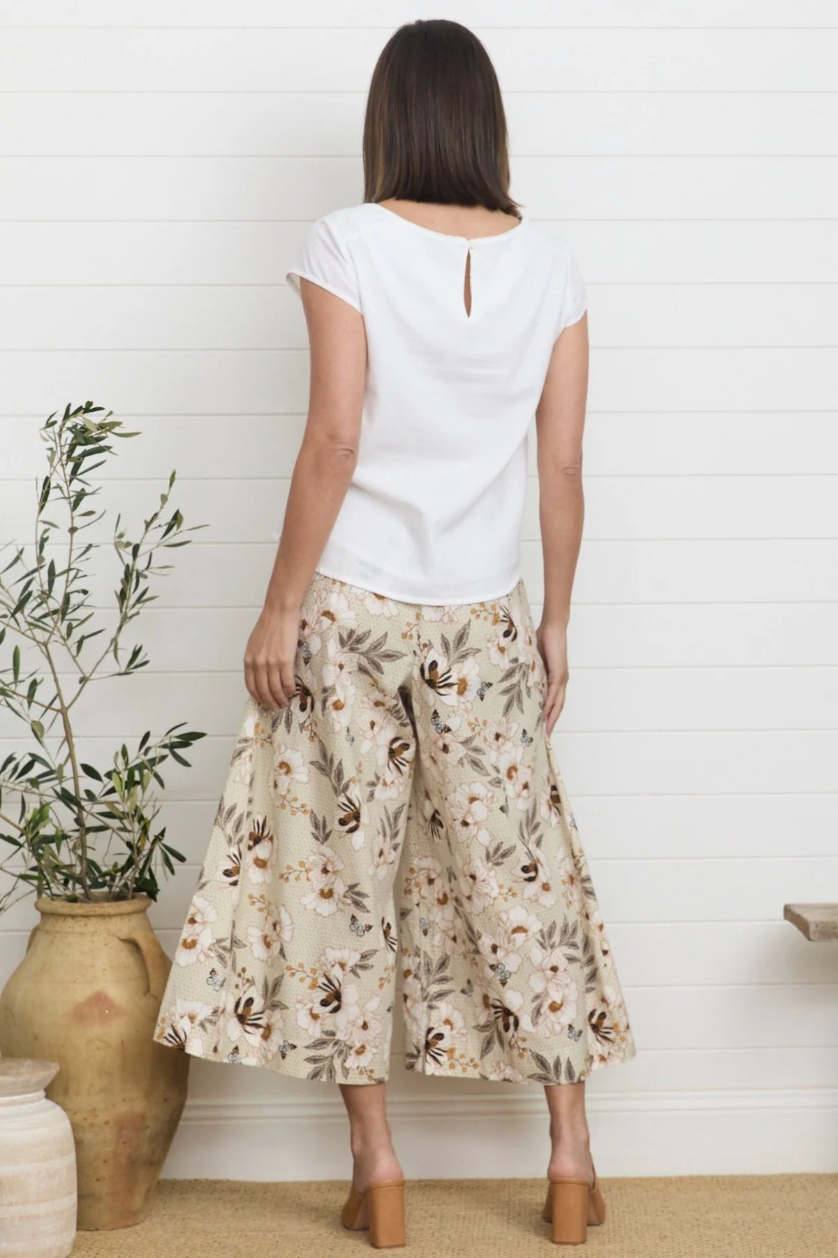 Remi Top White Tops MahaShe