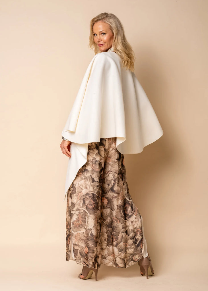 Harrie Cape in White - Global Free Style