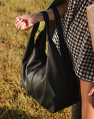 Dakota Shoulder Bag Black Bags and Purses Louenhide