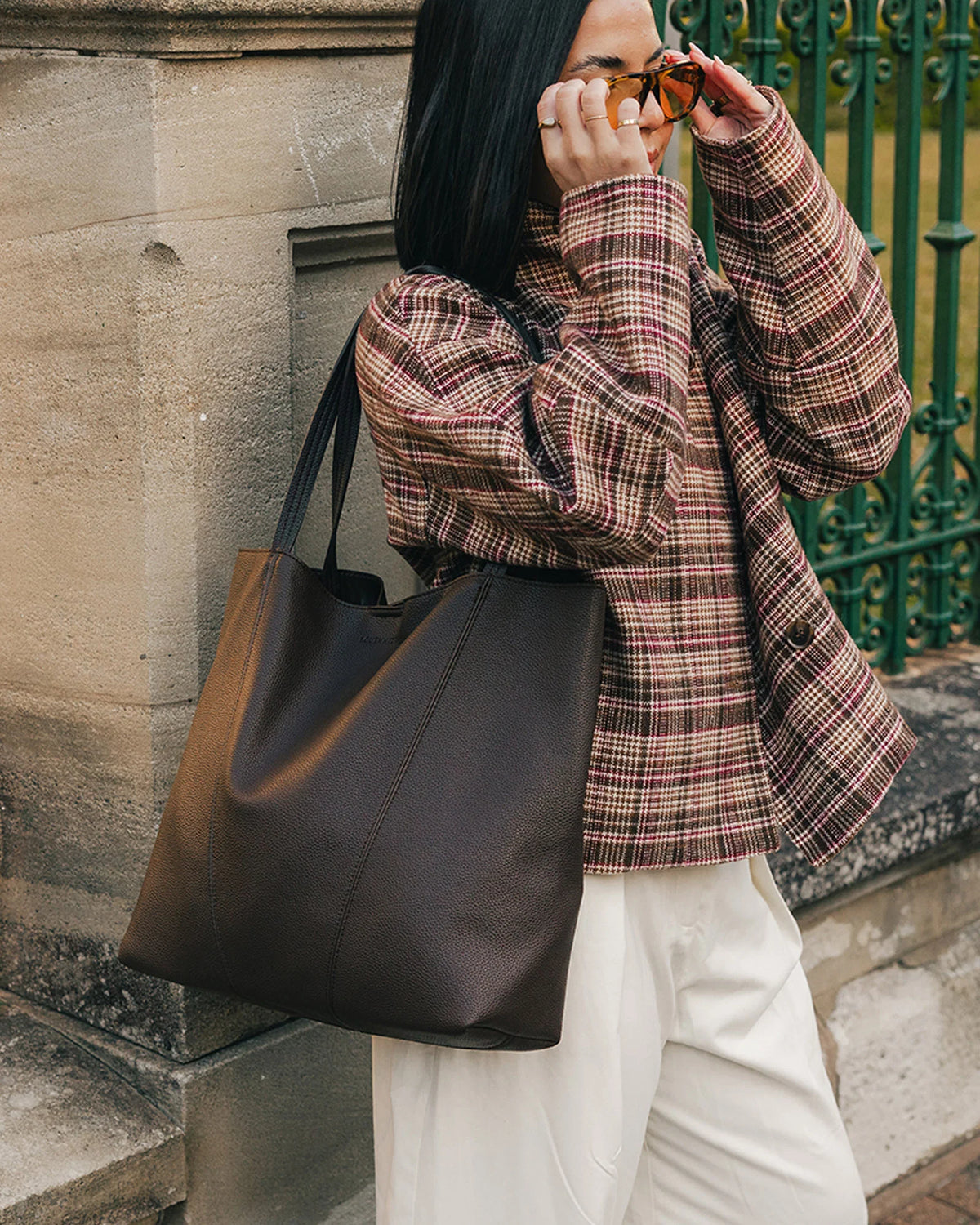 Colby Tote Bag Chocolate Bags and Purses Louenhide