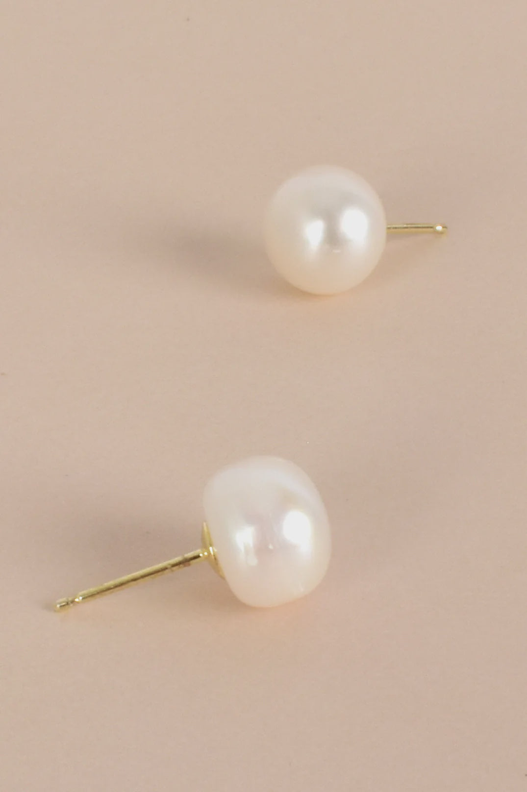 Freshwater Pearl 10mm Stud Earrings Cream/Gold Earrings Adorne