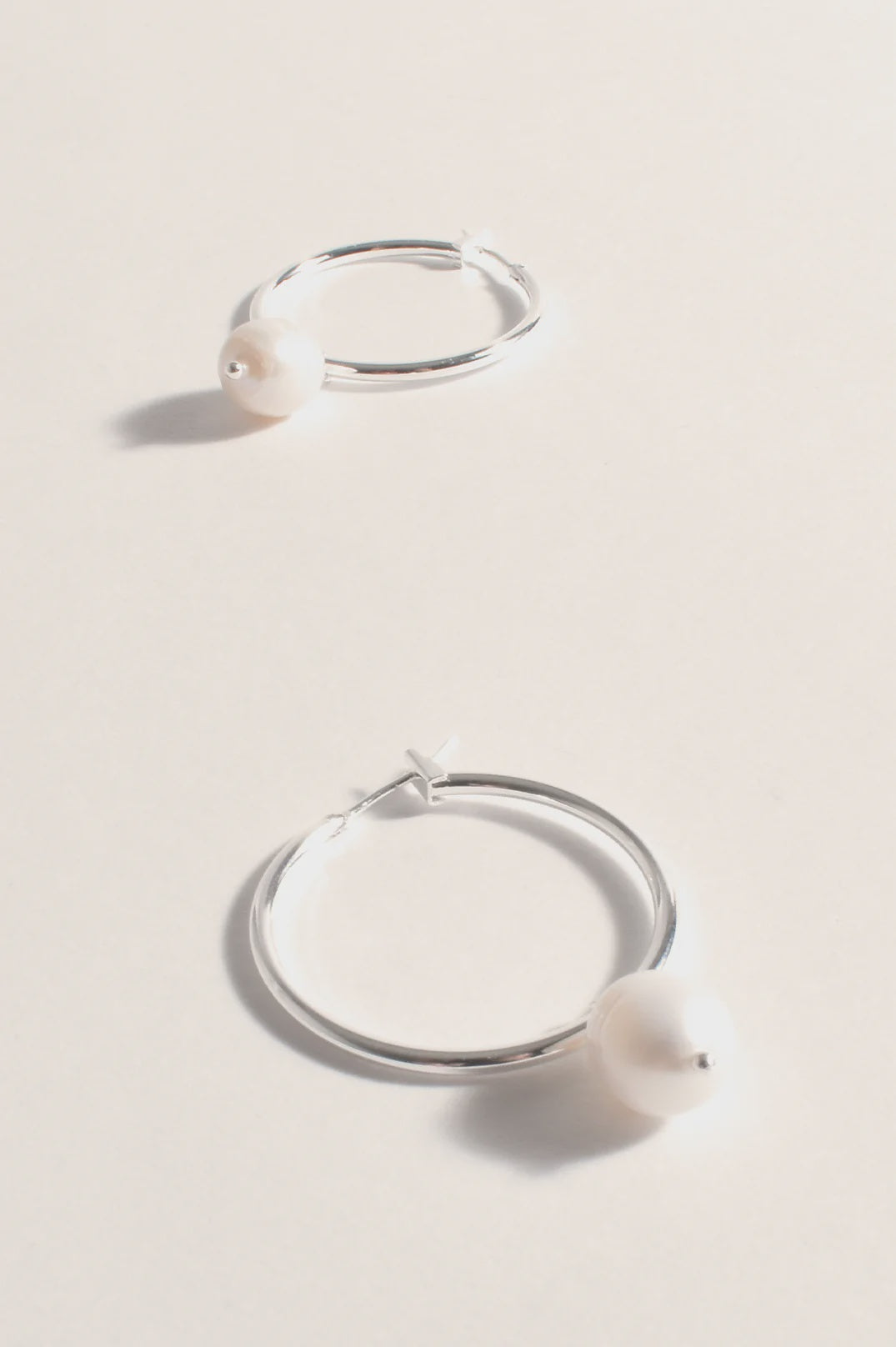 Freshwater Pearl Drop Midi Hoops Silver/Cream Earrings Adorne