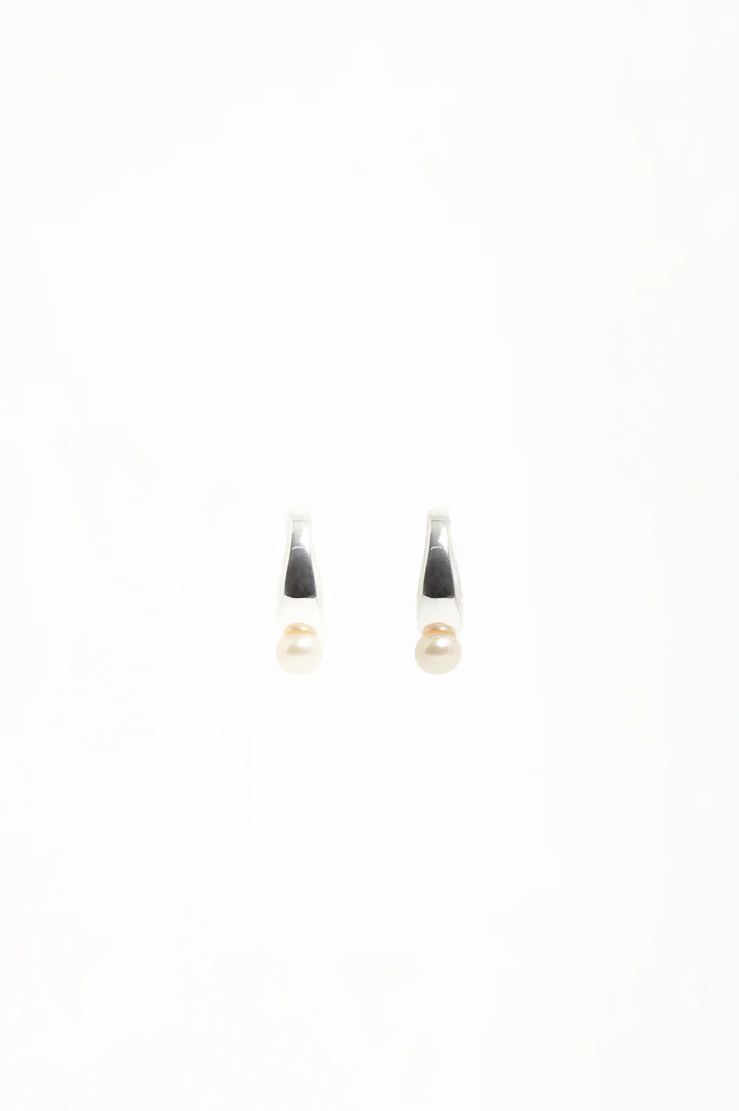Pearl Drop Curved Front Earrings Silver/Cream Earrings Adorne
