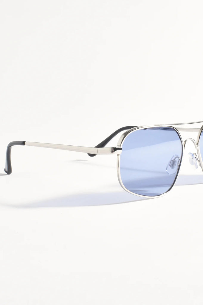 Barnes Sunglasses Silver/Blue Sunglasses & Glasses Adorne
