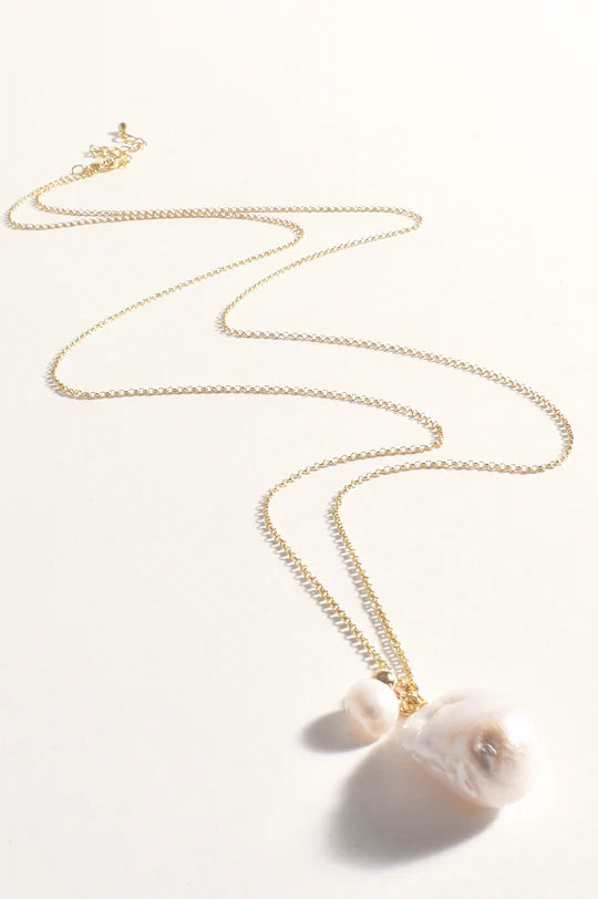 Baroque Pearl Cluster Necklace Cream/Gold Necklaces Adorne