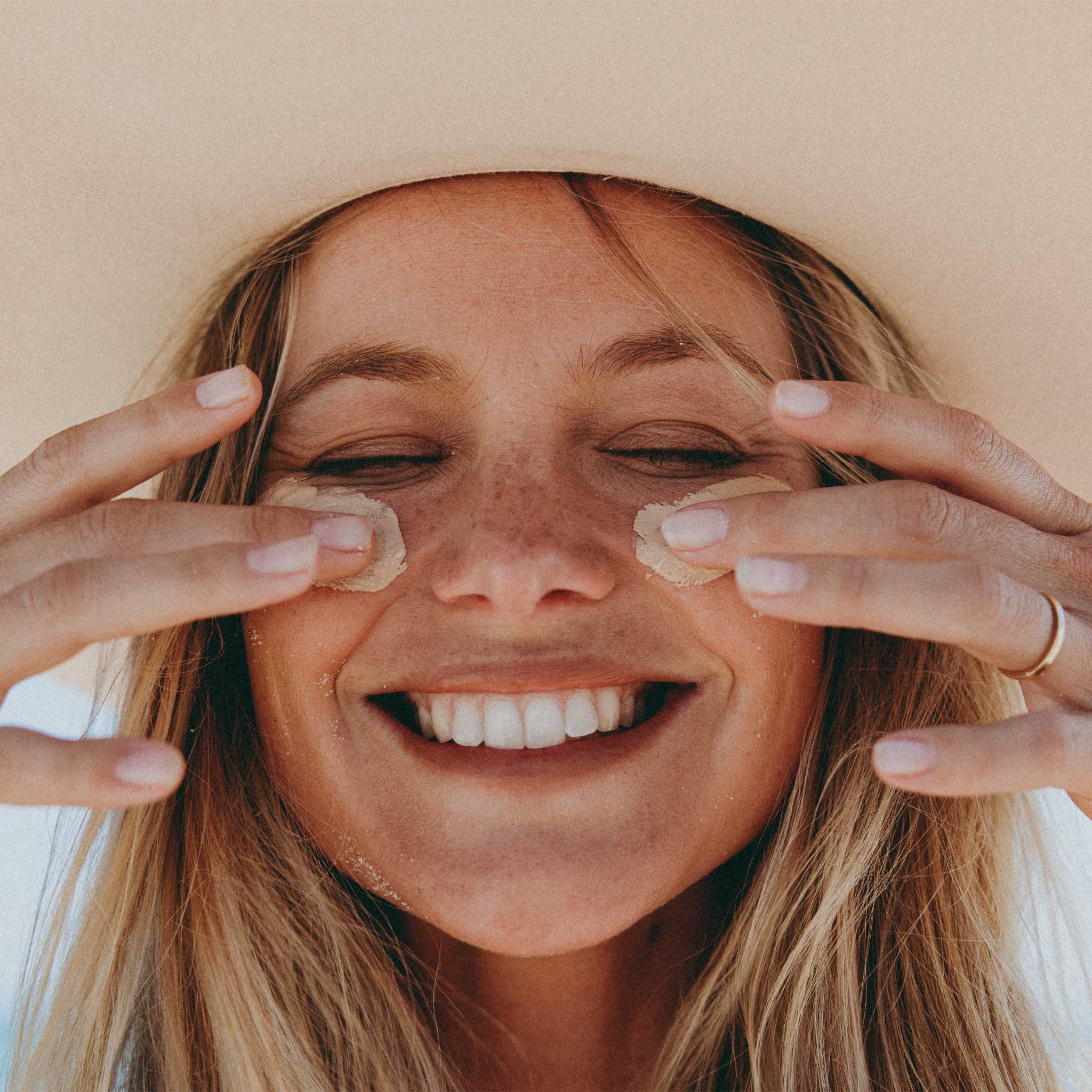 We Are Feel Good Inc Sticky Zinc - Medium SPF50+ - Global Free Style