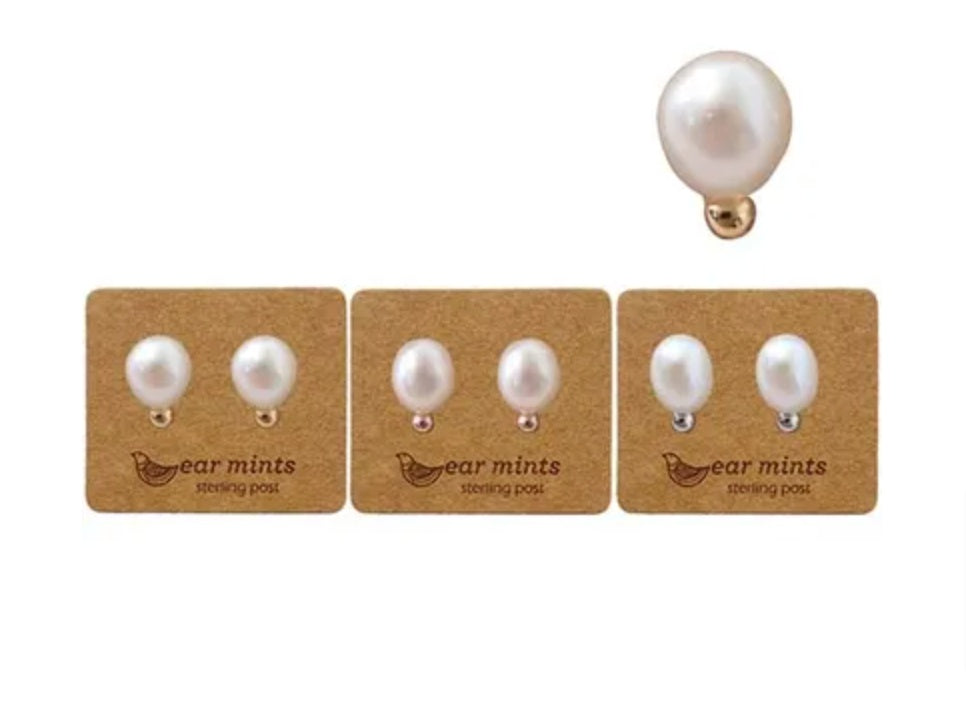 Egg Pearl W/Metal Dot Post Earrings – Global Free Style