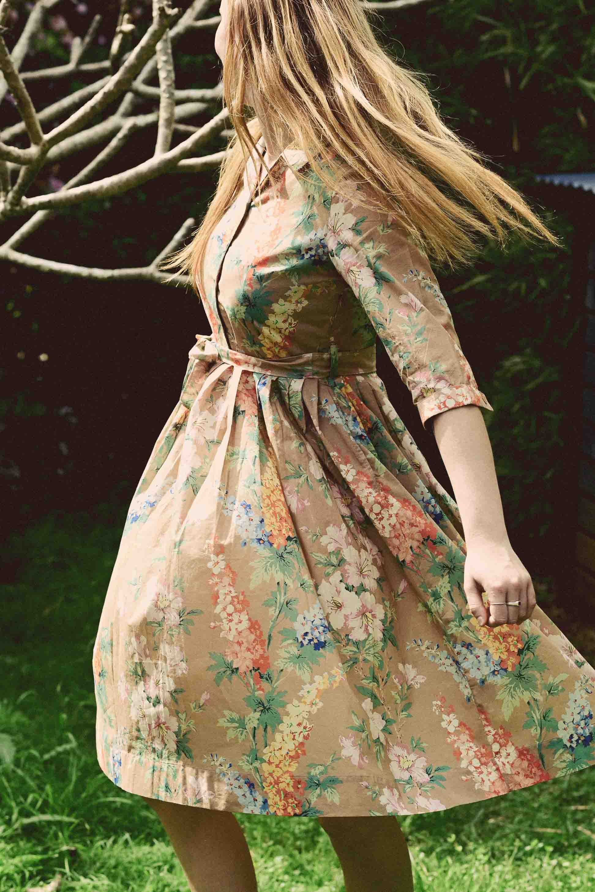 Gianna Dress in Flora Dresses Lazybones