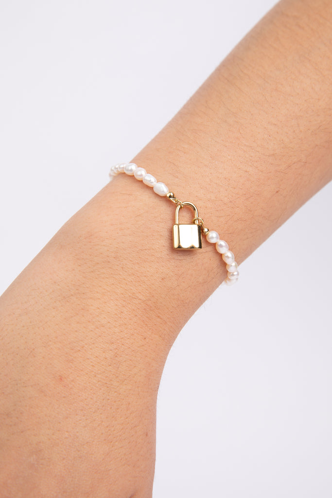 Locked Lover Bracelet Gold Bracelets and Bangles Holiday Trading   