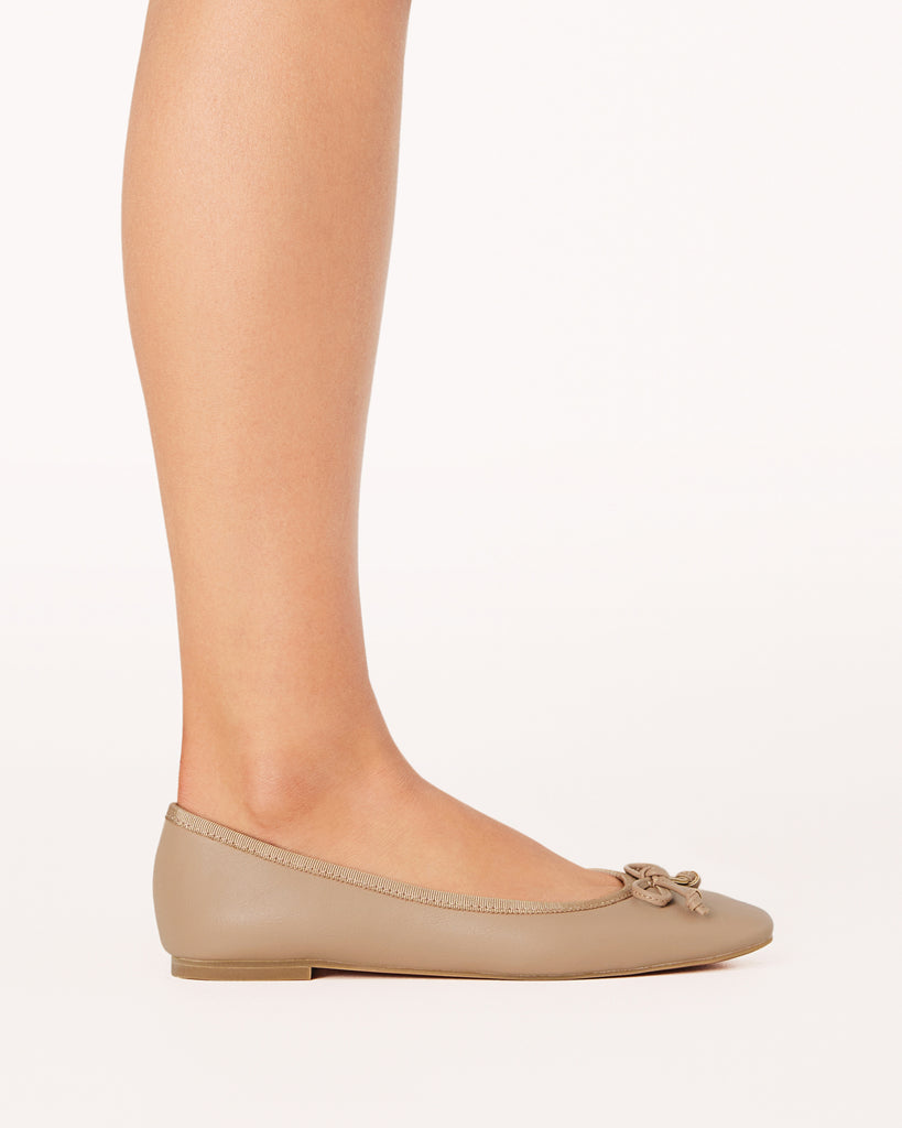 Isaiah Dark Nude Shoes Shoes Billini   