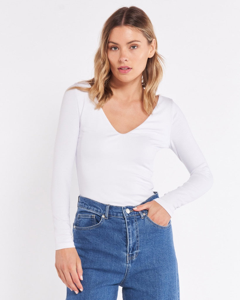 Sass Clothing Serena Vee Top White Tops Sass Clothing   