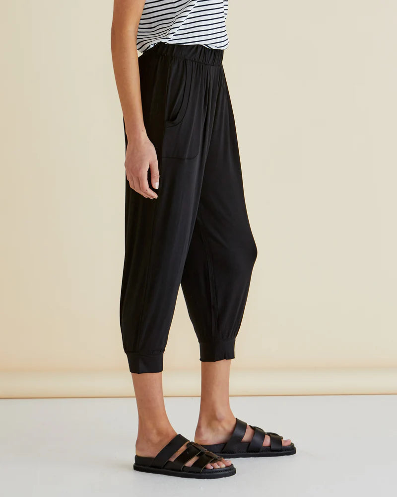 Tokyo 3/4 Pant Black Bottoms Betty Basics   