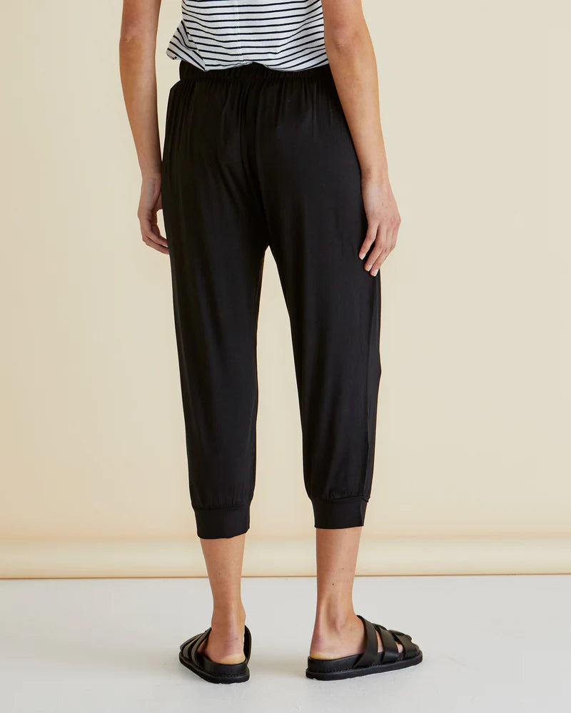 Tokyo 3/4 Pant Black Bottoms Betty Basics   