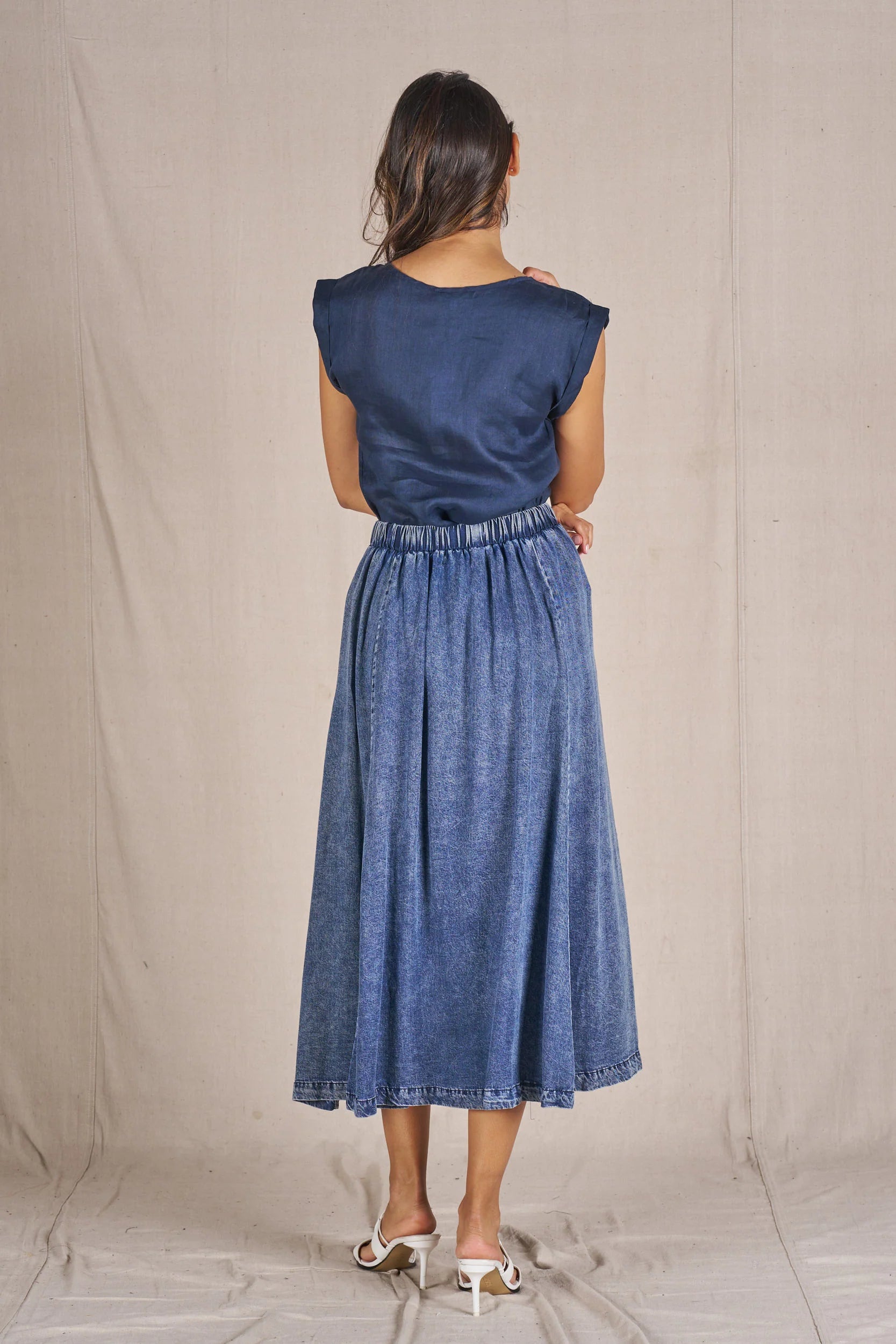 Amelia Top Linen Navy Tops Valeria Label