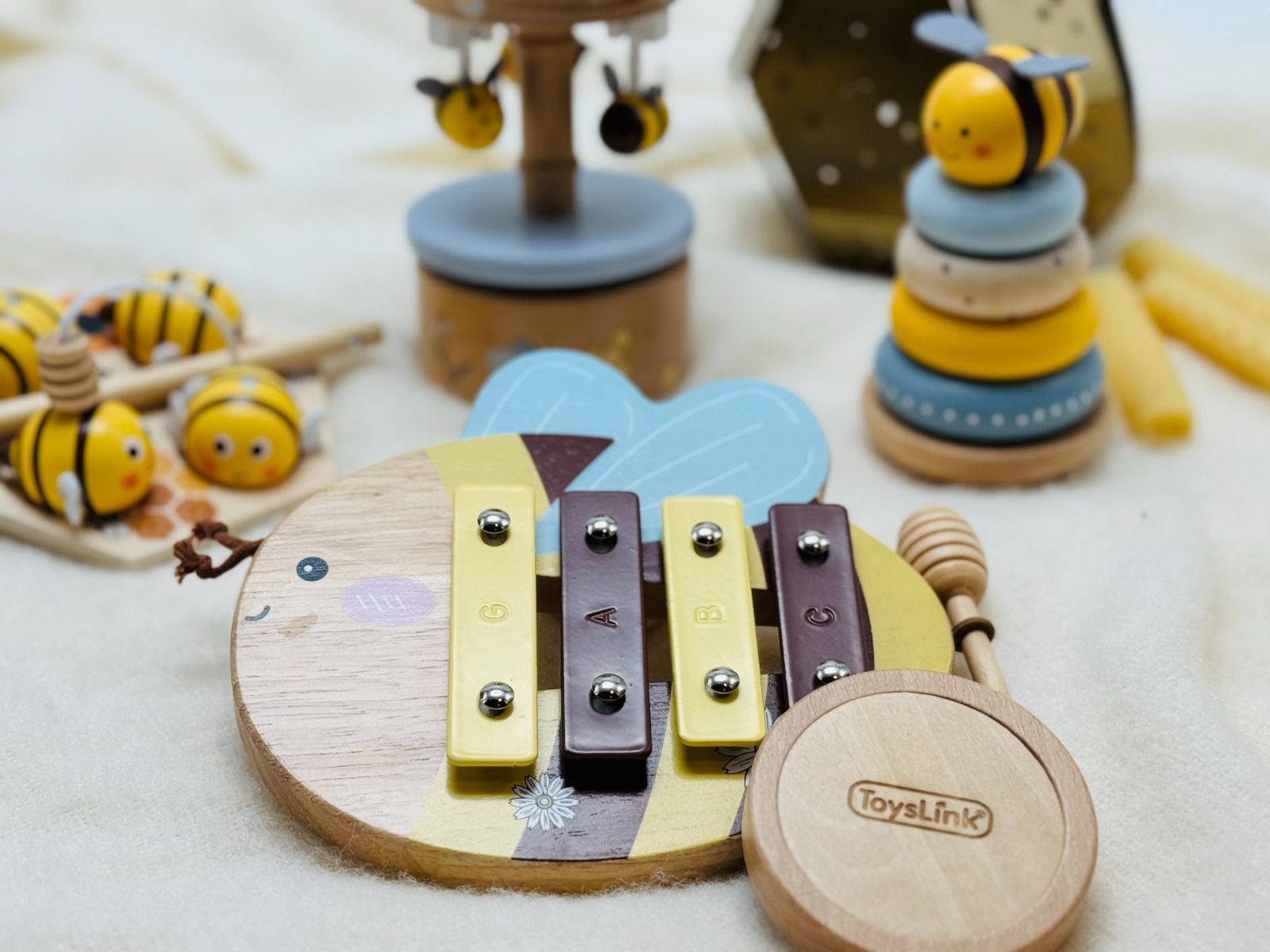 Wooden Bee Carousel Gifts and Accessories ToysLink