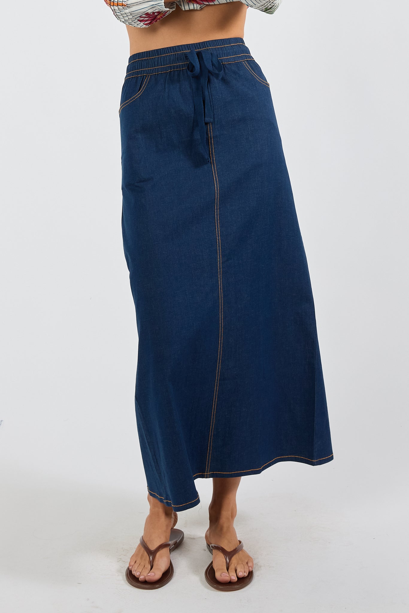 El Paso Pull-on MIDI Skirt Dark Skirts Ibisa