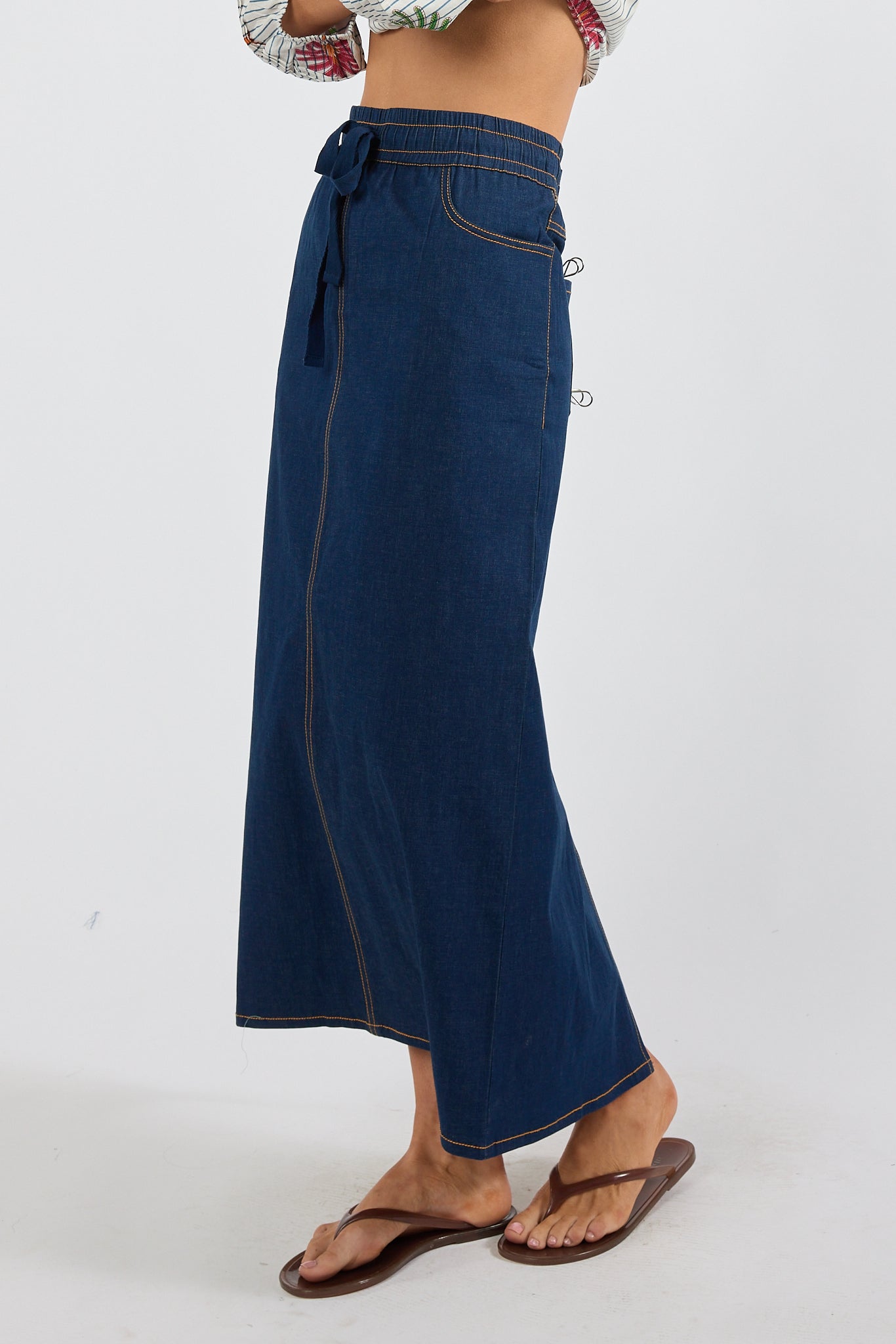 El Paso Pull-on MIDI Skirt Dark Skirts Ibisa