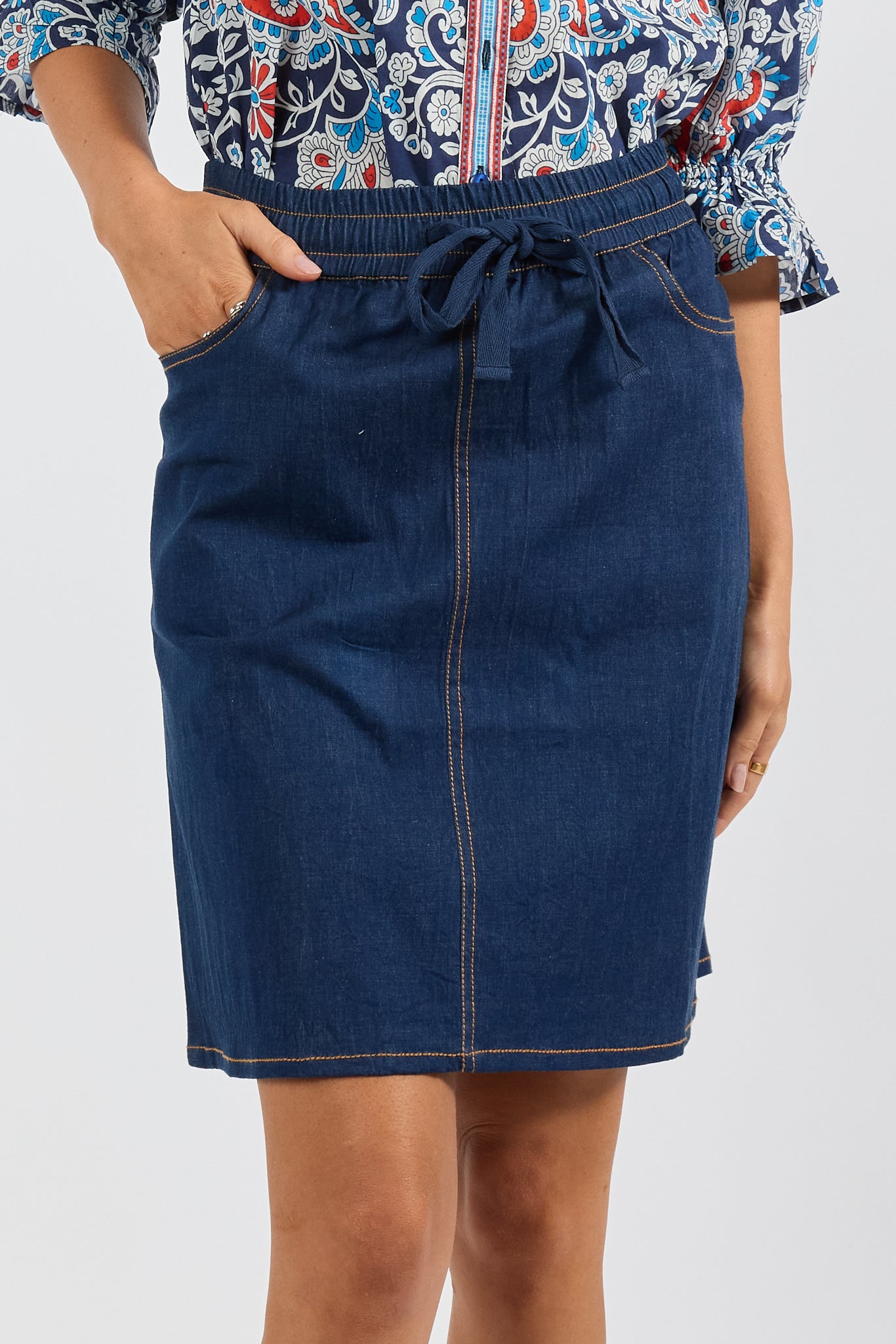 El Paso Pull-on Skirt Dark Skirts Ibisa