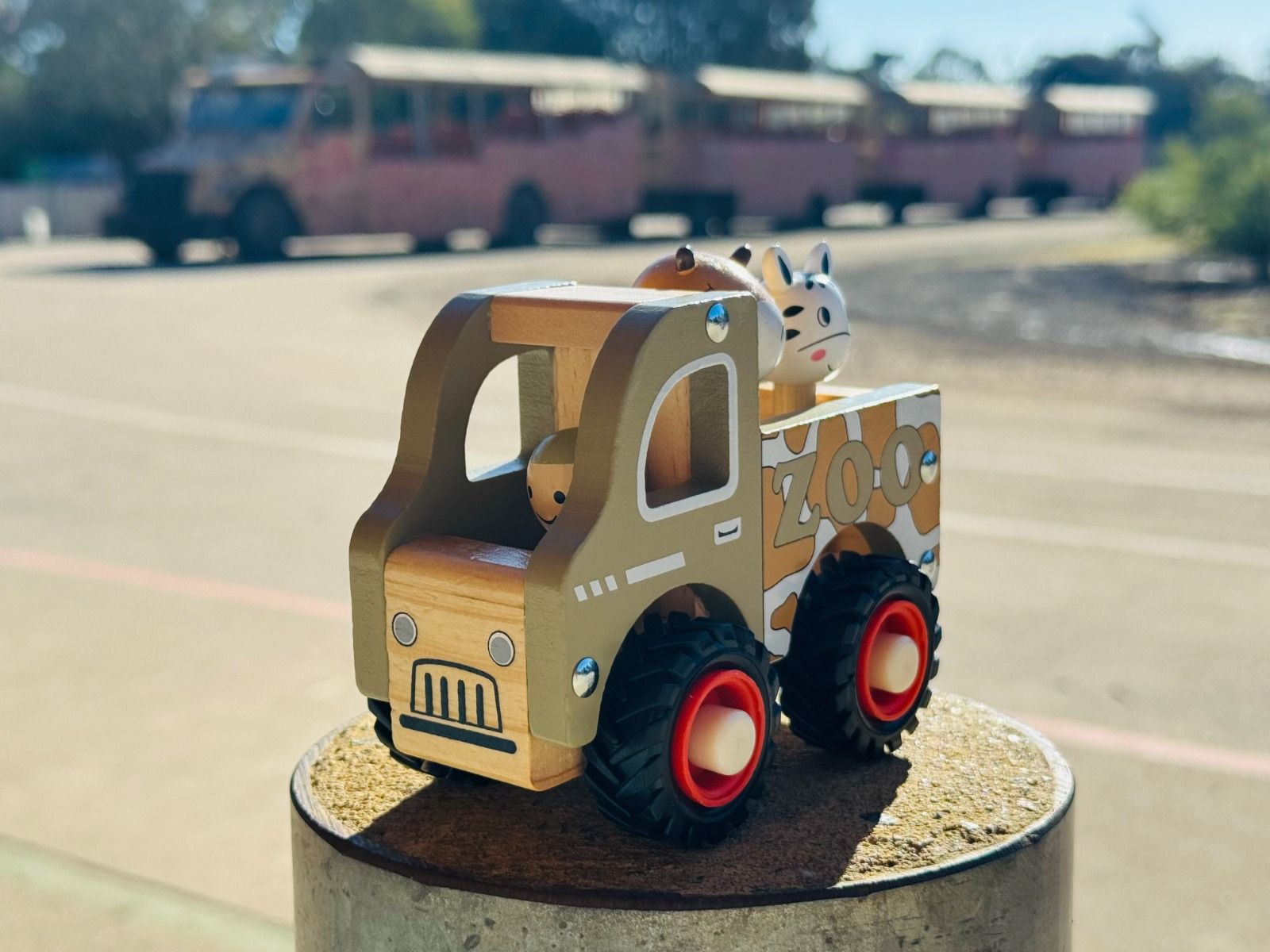 Wooden Zoo Truck Toy with Animal Figurines Gifts and Accessories ToysLink